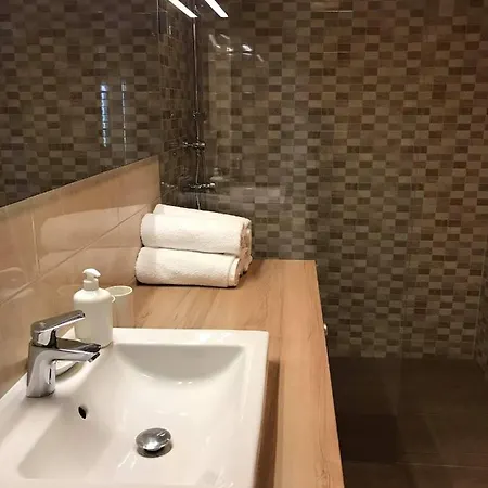 Admiral Luxury V. Apartman Апартаменты *